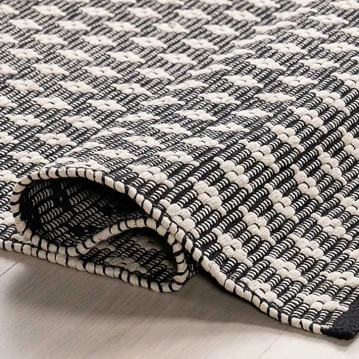 Black and Ivory Dainty Diamond Area Rug, 4x6