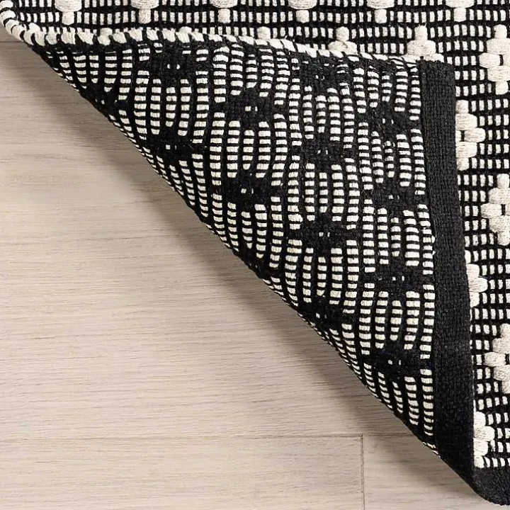 Black and Ivory Dainty Diamond Area Rug, 4x6