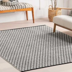 Black and Ivory Dainty Diamond Area Rug, 4x6