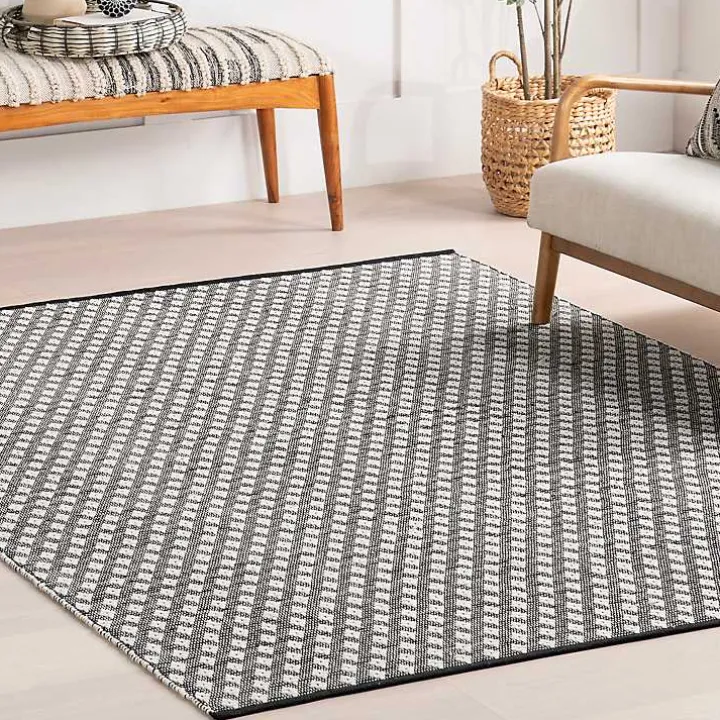 Black and Ivory Dainty Diamond Area Rug, 4x6