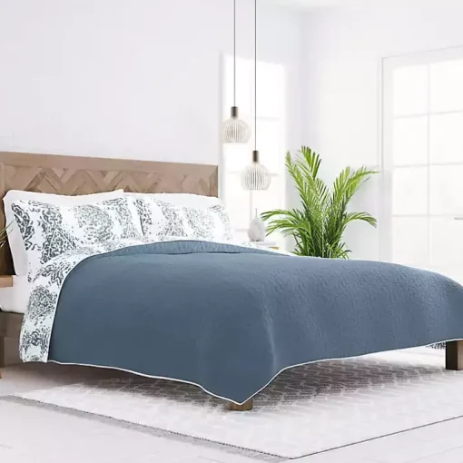 Blue Damask Reversible 3-pc. Queen Quilt Set