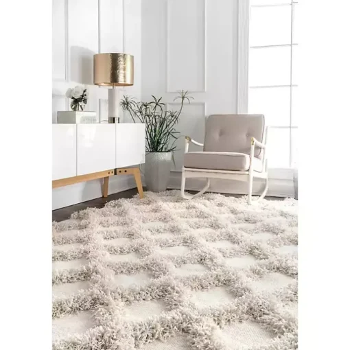 Francis Shaggy Diamond Trellis Area Rug, 7x9