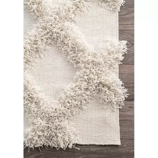 Francis Shaggy Diamond Trellis Area Rug, 7x9