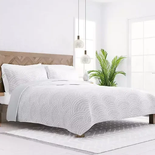 Gray Scalloped Reversible 3-pc. King Quilt Set