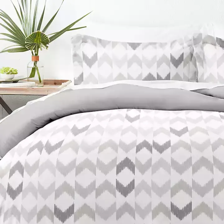Light Gray Chevron 3-Pc. Queen Duvet Cover Set