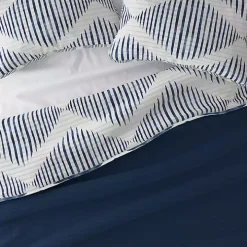 Navy Diamond Line Reversible 3-pc. Queen Quilt Set