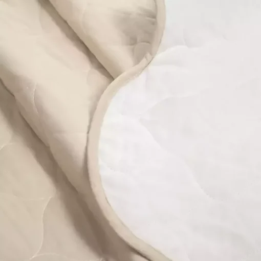 White and Tan Scallop 3-pc. King Quilt Set