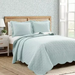 White and Teal Scallop 3-pc. King Quilt Set