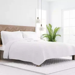 White Floral Stitch 3-pc. King Quilt Set