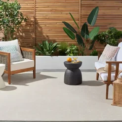 Beige & Ivory Quatrefoil Indoor/Outdoor Rug, 8x10