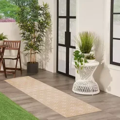 Beige & Ivory Quatrefoil Indoor/Outdoor Runner