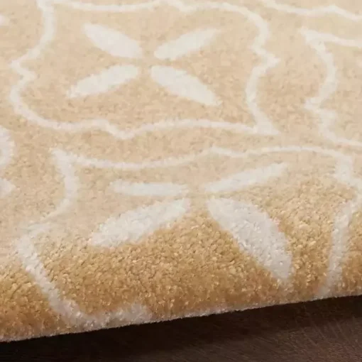 Beige & Ivory Quatrefoil Indoor/Outdoor Rug, 5x7