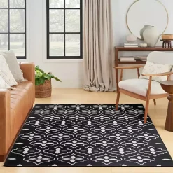 Black & Ivory Quatrefoil Indoor/Outdoor Rug, 4x6