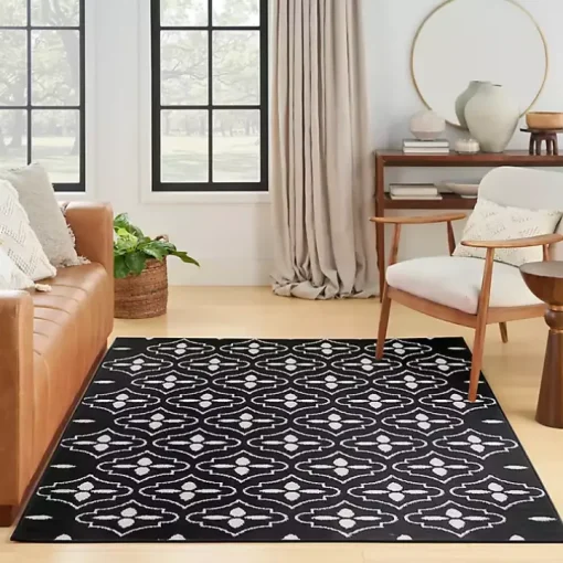 Black & Ivory Quatrefoil Indoor/Outdoor Rug, 4x6