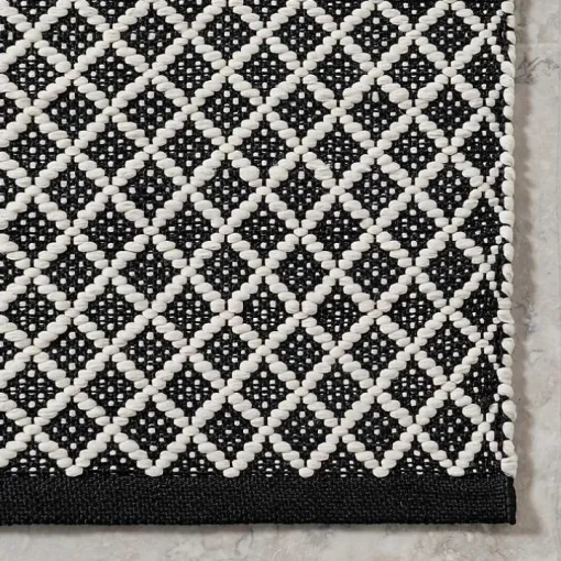 Black & White Trellis Indoor/Outdoor Rug, 6x9