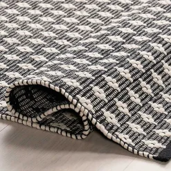 Black and Ivory Dainty Diamond Area Rug, 5x8