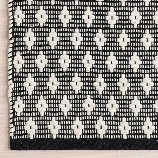 Black and Ivory Dainty Diamond Area Rug, 5x8
