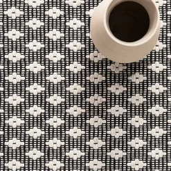 Black and Ivory Dainty Diamond Area Rug, 5x8