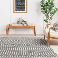 Black and Ivory Dainty Diamond Area Rug, 5x8