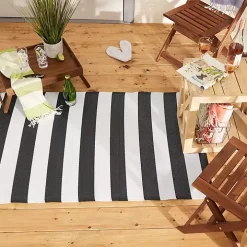 Black and White Rugby Stripe Outdoor Area Rug, 5x8