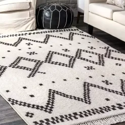 Black and White Tracy Fringed Area Rug, 8x10