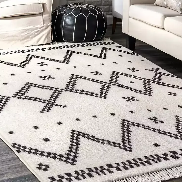 Black and White Tracy Fringed Area Rug, 8x10