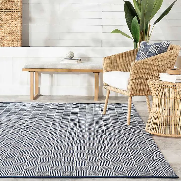 Blue & Ivory Checkered Indoor/Outdoor Rug, 6x9