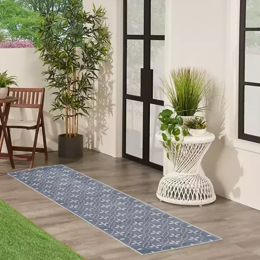 Blue & Ivory Quatrefoil Indoor/Outdoor Runner