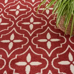 Brick & Ivory Quatrefoil Indoor/Outdoor Rug, 5x7