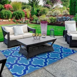 Cerulean Quatrefoil Outdoor Area Rug, 4x6