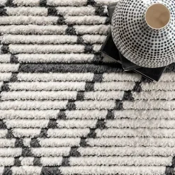Cream Geometric Diamonds Fringed Area Rug, 7x10