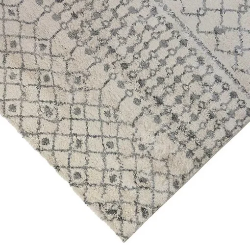 Gray Diamond Runner