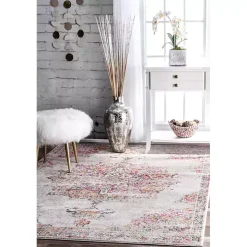 Leola Vintage Medallion Area Rug, 5x8
