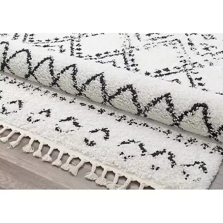 Whisper White Moon Accent Rug, 2x8