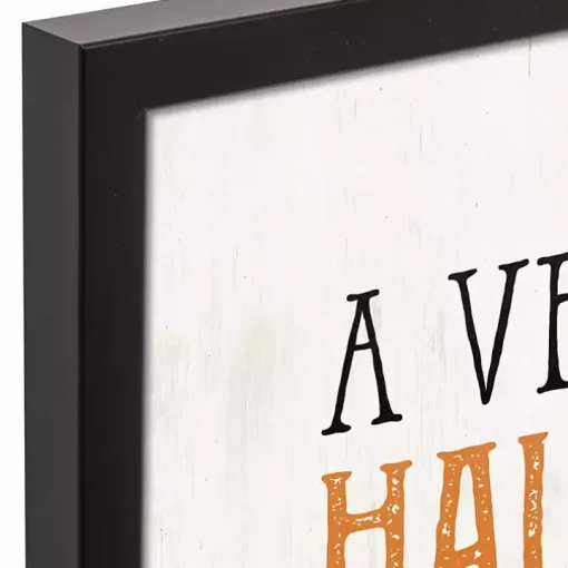A Very Spooky Halloween Wall Plaque
