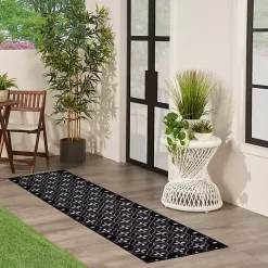 Black & Ivory Quatrefoil Indoor/Outdoor Runner